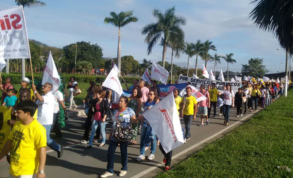 Assembleia Geral Unificada decide pela paralisação de todos os servidores do Estado